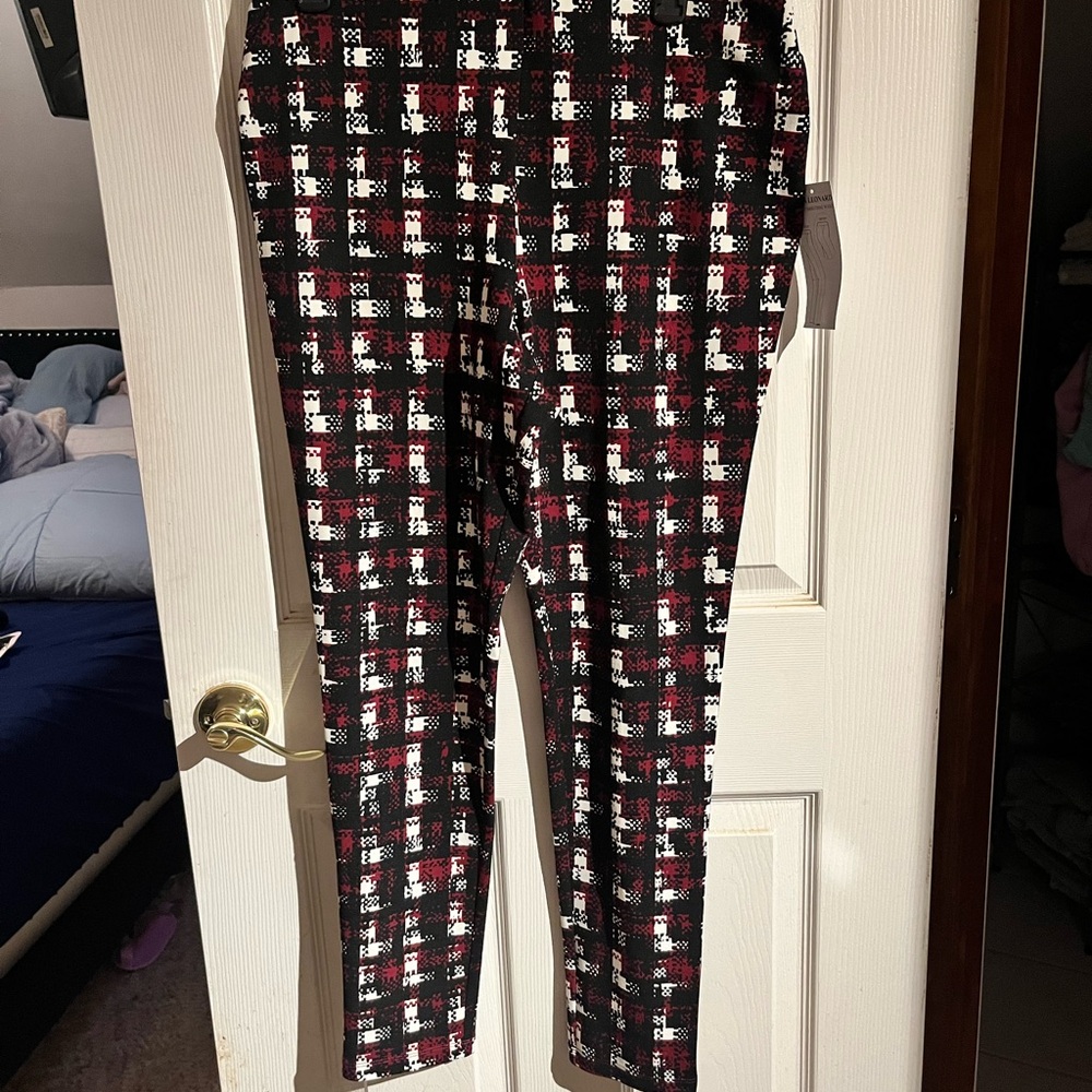 Nina Leonard Bold Red and Black Patterned Pants